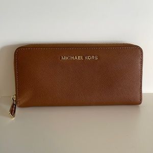Michael kors wallet